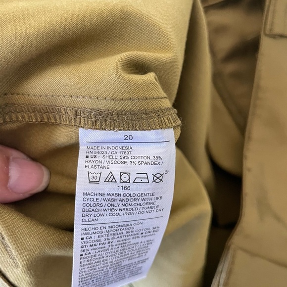 Old Navy Khaki Cargo Pants - Picture 9 of 9